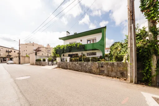 Moradia Isolada T7 no Bombarral | Espaço, Tranquilidade e Proximidade do Centro 🏡