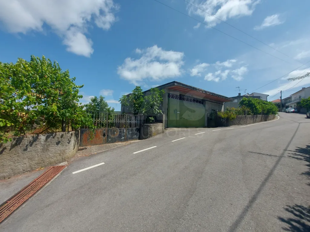 Moradia com Terreno em Fase de Construção Portela da Cerdeira-Côja- Arganil.
