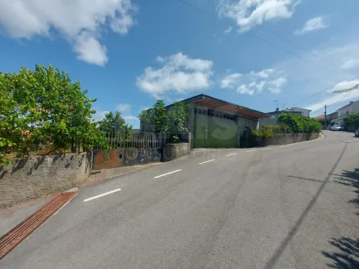 Moradia com Terreno em Fase de Construção Portela da Cerdeira-Côja- Arganil.