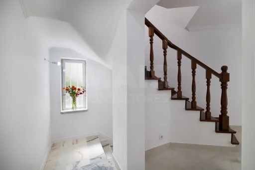 Moradia Isolada T4 Renovada — Abuxarda / Alvide, Cascais