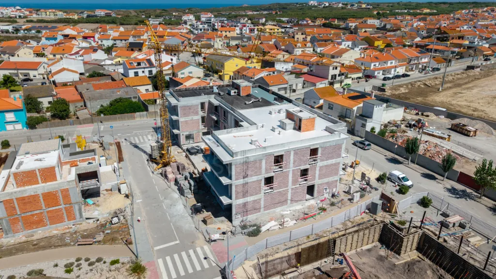 T3 Novo a 10 Minutos a Pé da Praia do Baleal