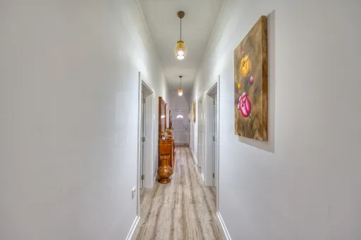 Viva com Espaço e Conforto: Moradia T4 com Anexo e Garagem em Coruche – Pronta a Habitar