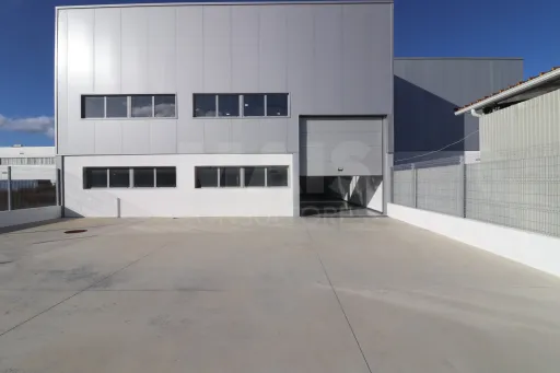 Pavilhão Industrial novo no Carregado com 624 m2 de Terreno e 312 m2 de Construção