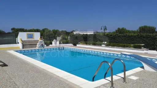 Propriedade com Piscina e Instalações Equestres – Um Refúgio Tranquilo com Potencial de Expansão