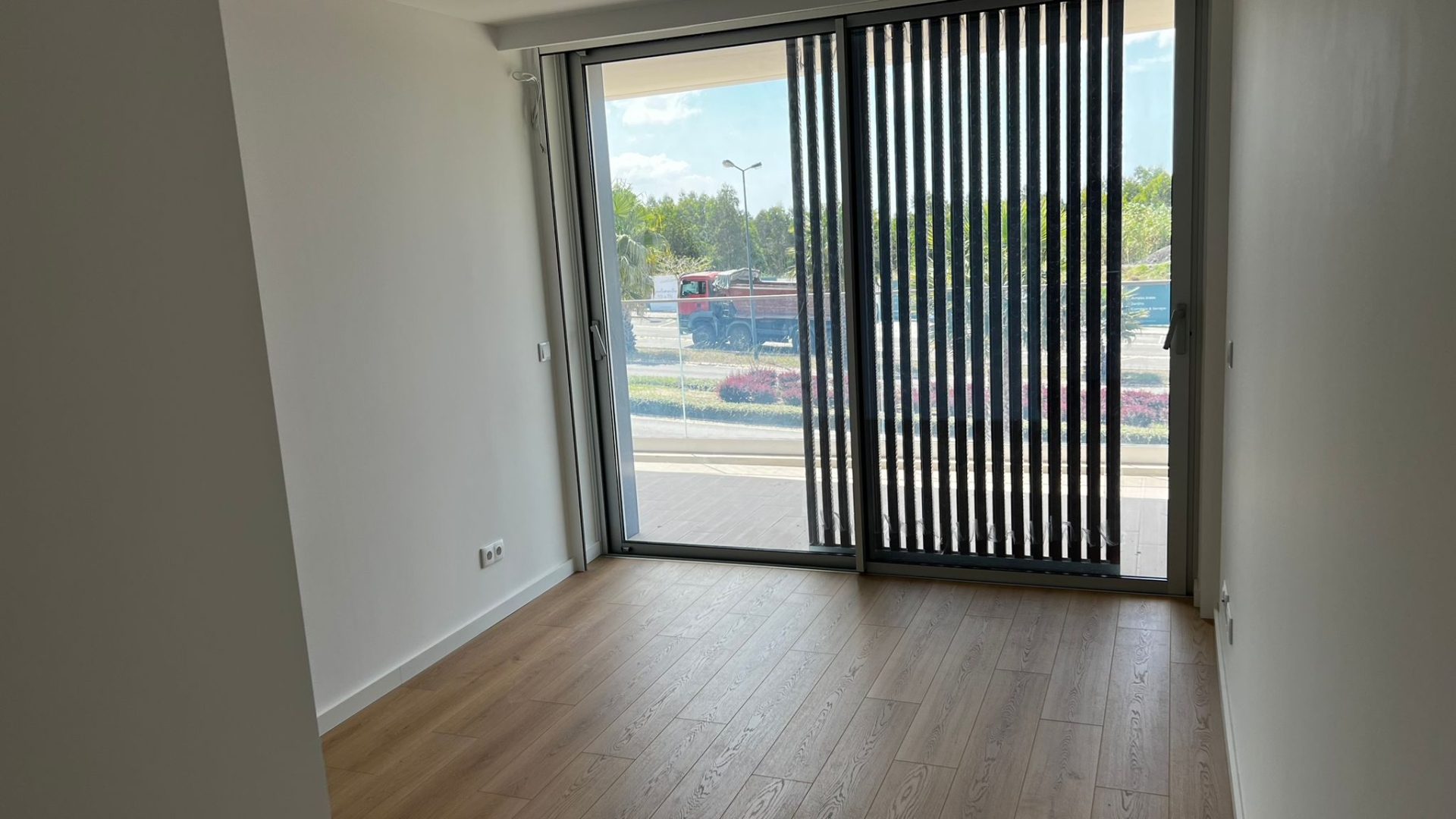 T3 com 2 Suítes e 50m2 de Varanda. Belas Clube de Campo