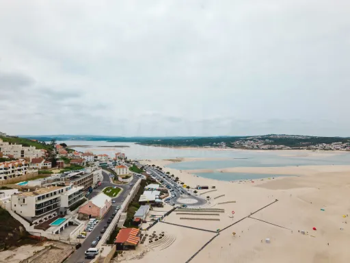 T2 Mobilado a Dois Passos da Praia com Vista Mar de Sonho