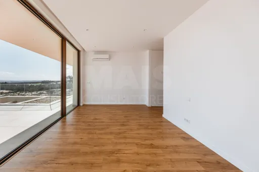 Moradia T5 com Piscina - Vista Golfe e Mar