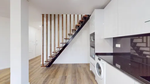 Apartamento T2 transformado em T4 duplex Santa iria de Azoia