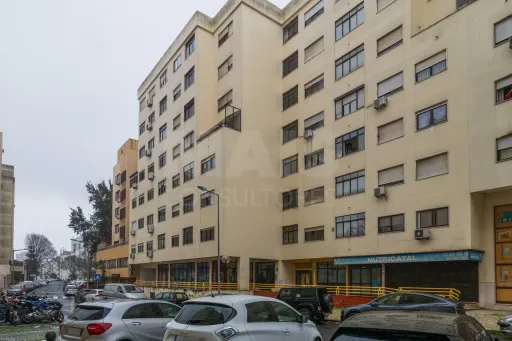 Apartamento T1 no centro de Benfica