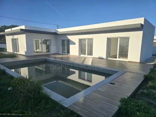 Moradia nova com piscina | Caldas da Rainha