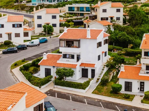 T2 Mobilado a Dois Passos da Praia com Vista Mar de Sonho