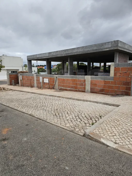 Moradia T3 com piscina em Construção –  Excelente Oportunidade- Nadadouro