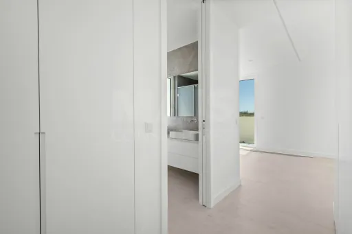 4-bedr. house on 2-hectare plot in Carvalhal