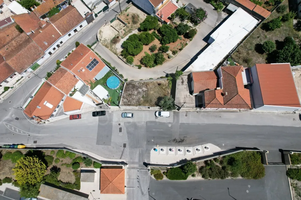 2-bedr. house with conversion project