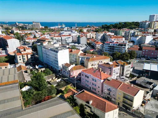Apartamento T3 Renovado na Cova da Piedade