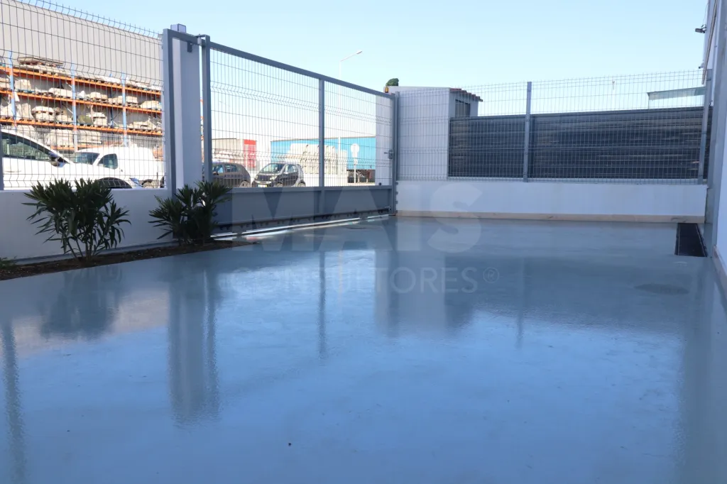 Pavilhão Industrial novo no Carregado com 624 m2 de Terreno e 312 m2 de Construção