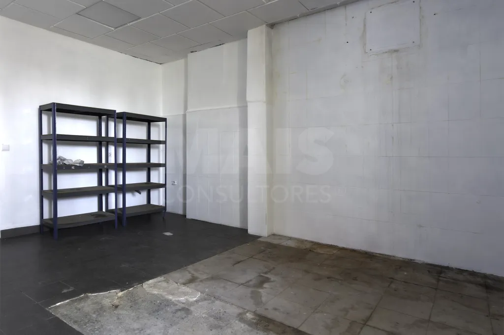 Espaço Comercial 115 m² na EN10 | Localização Premium e Máxima Visibilidade – Porto Alto