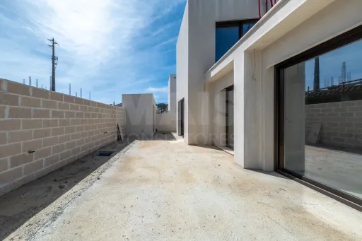 Moradia T3 (3 Suítes) com piscina e jardim - Salir do Porto