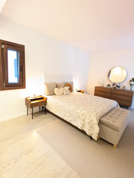 Apartamento T2 COM 147M², com BOX e Varanda, na URBANIZAÇÃO MALVAROSA MOBILADO E EQUIPADO