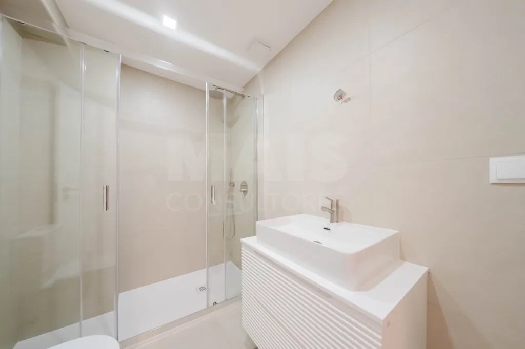Moradia totalmente remodelada no coração de Peniche!