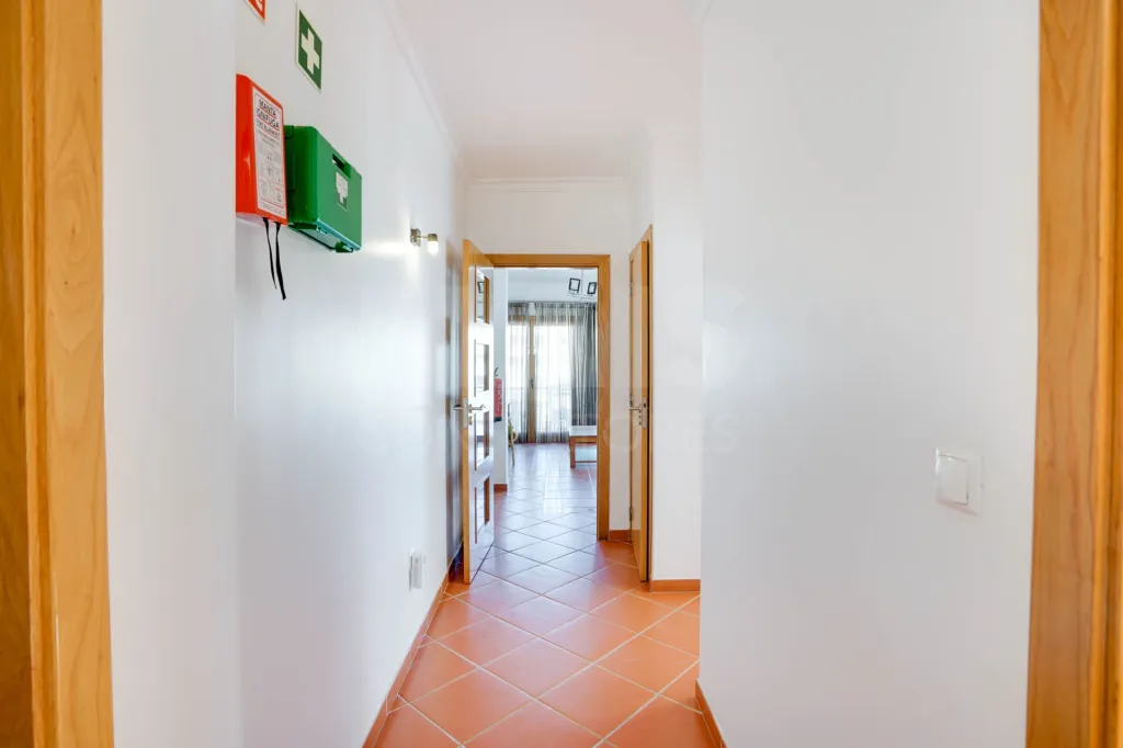 T2 + suite extra, varandas e garagem, a 200 metros da praia do túnel Albufeira