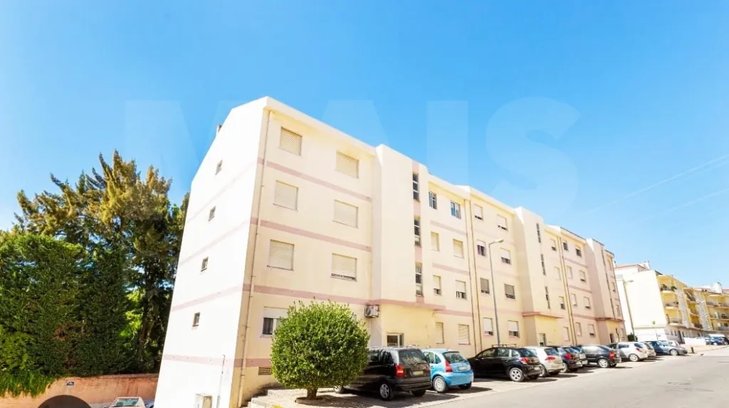 T2 com ar-condicionado, remodelado em  Alhandra junto á Quinta da Cruz de Pau.