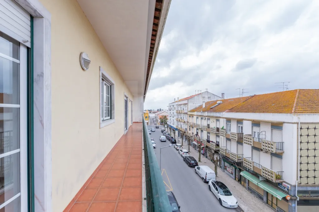 Apartamento T2 em Salvaterra de Magos com elevador, parqueamento e arrecadação