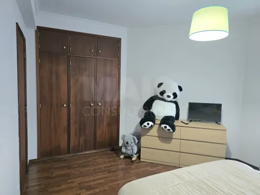 Moradia geminada T3 com garagem box e pátio de 60 M² | Alfeizerão