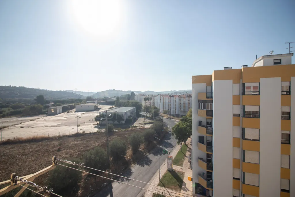 Apartamento T3 Carregado com áreas generosas