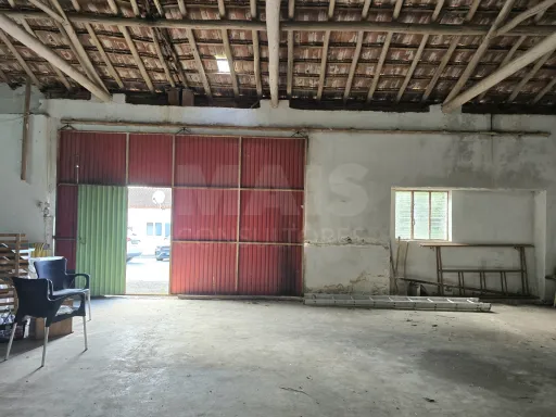 Imóvel com projeto de arquitetura para moradia T3 | Alvorninha