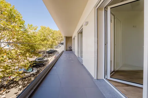 Apartamento T2 na Nazaré c/ 2 lugares de garagem