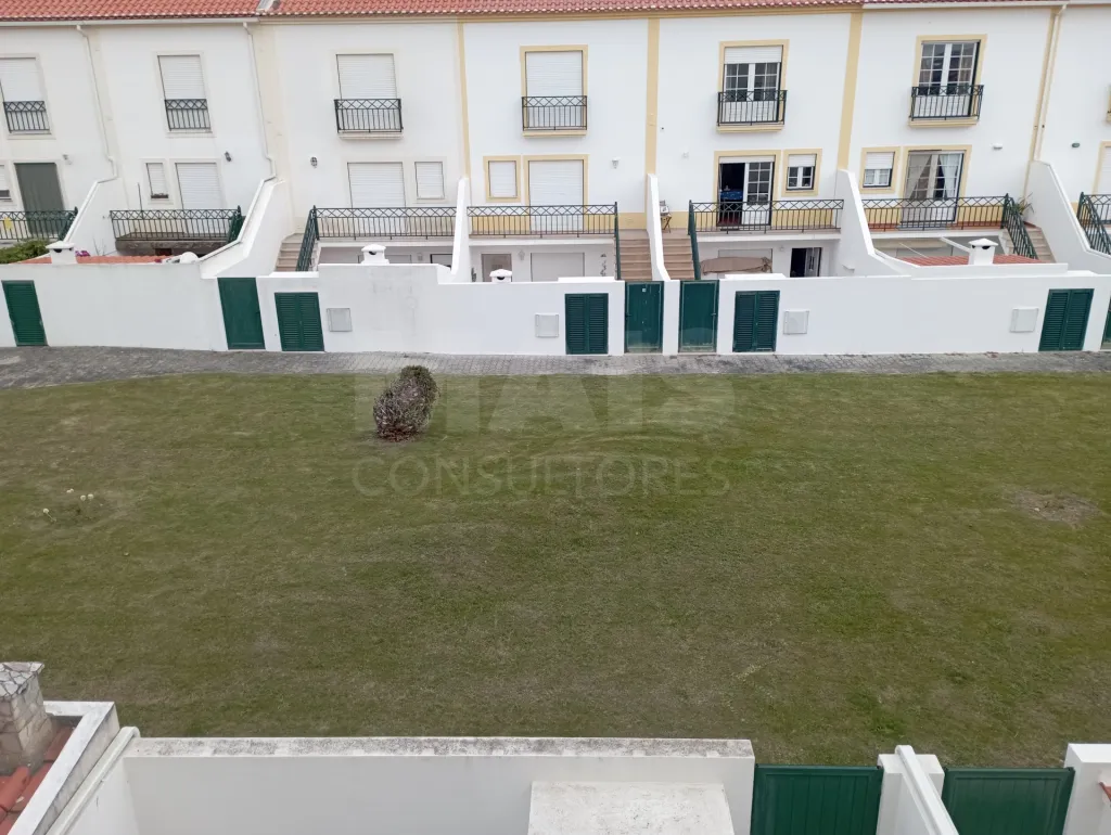 Moradia T2 + 1 Mobilada com Garagem e Quintal - Casais do Baleal