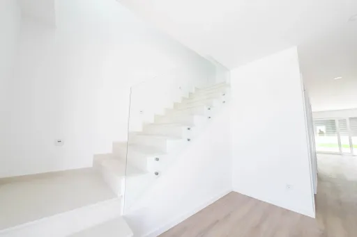 Exclusiva Moradia T4 Moderna com Conforto e Elegância Perto das Praias de Peniche