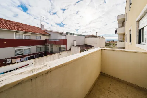Apartamento T3 C/ Varandas e Garagem, Bombarral