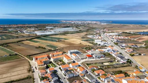 Apartamento T3 semi-novo vista mar com garagem