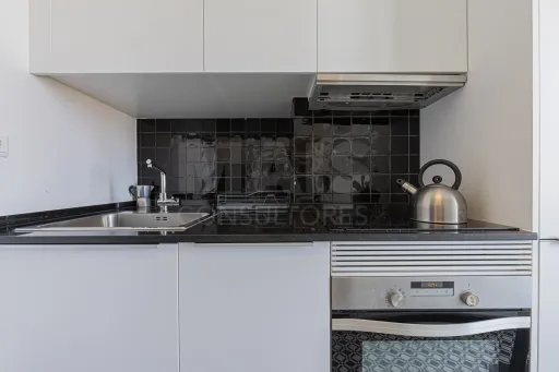 T6 com 130m2 Vista Rio à Rua da Junqueira - Belém