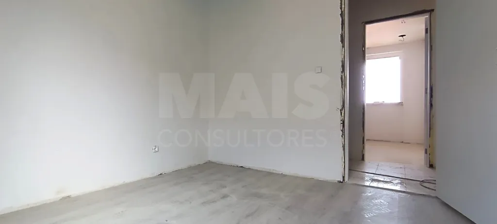 Apartamento T2 1º Andar Remodelado em Benavente