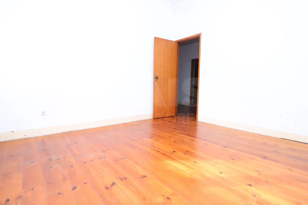 Apartment with terrace in the center of Samora Correia
