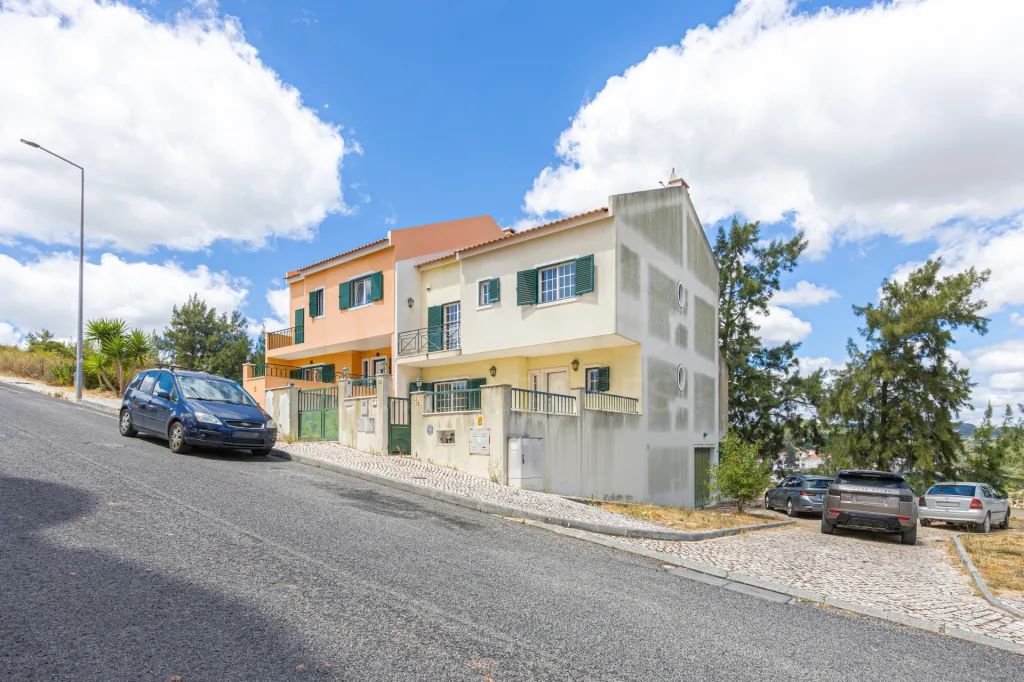 Moradia T5 com vista privilegiada em Alenquer