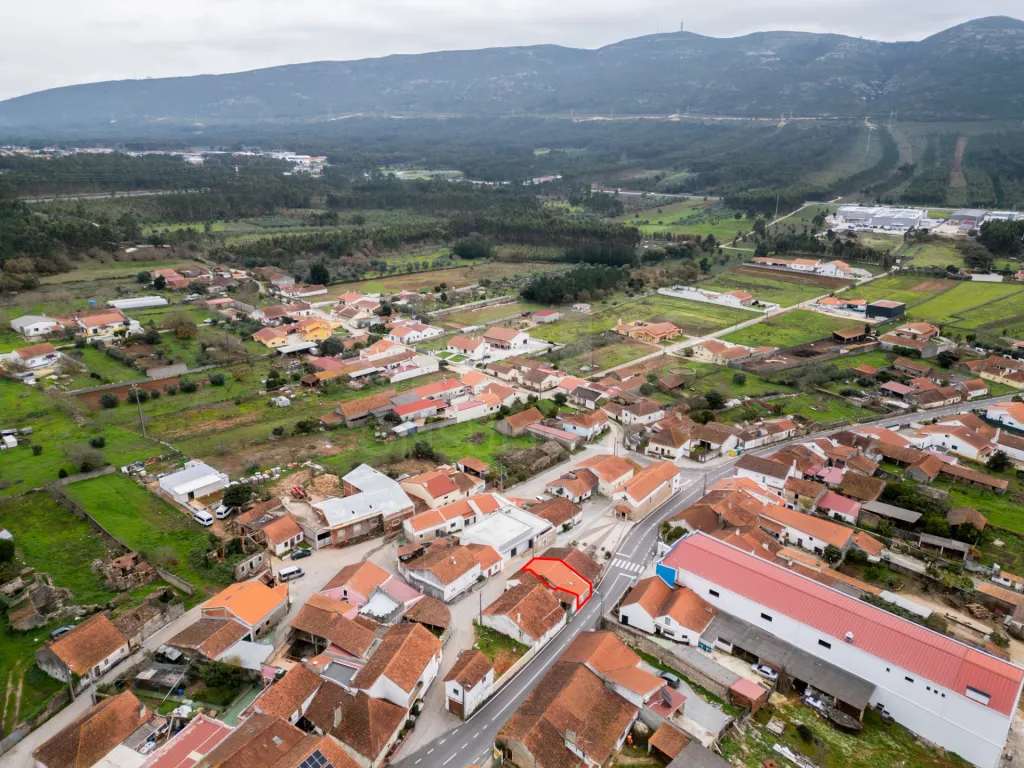 Your Refuge: Comfort and Modernity in Aljubarrota