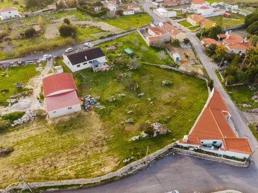 Terreno Urbano com 1980m2, Construção Moradia até 300m2