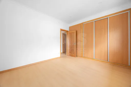 Moradia T6 Remodelada com Vista para a Serra de Montejunto