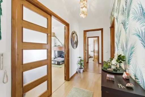 Apartamento T2 com varandas e arrecadação em Peniche