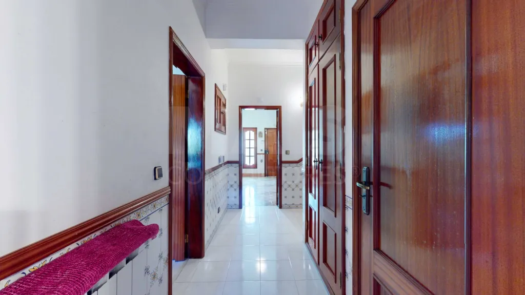 Moradia T5, na calhandriz com piscina
