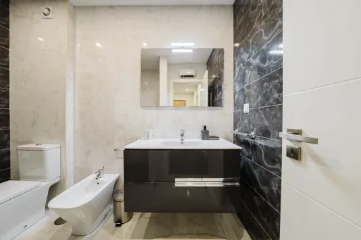Apartamento recente com piscina e excelente exposição solar junto à praia do Baleal