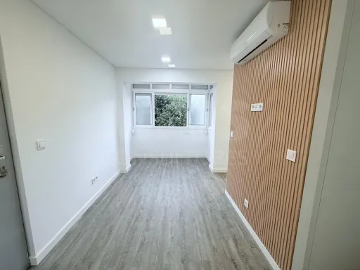 Apartamento T3 Renovado / Pontinha