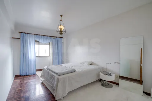 Apartamento T4  Massamá na Praceta Cesário Verde