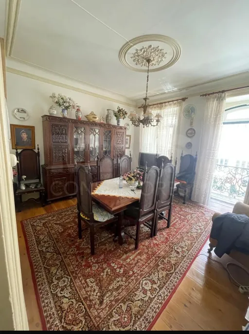 🏡Apartamento T4 para recuperação total em zona com charme histórico no coração de Lisboa!