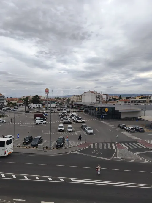Apartamento T3 inserido em condomínio fechado no Porto Alto / Samora Correia