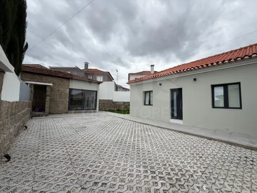 2 Bedroom House with Garden and Annex | Santo Tirso